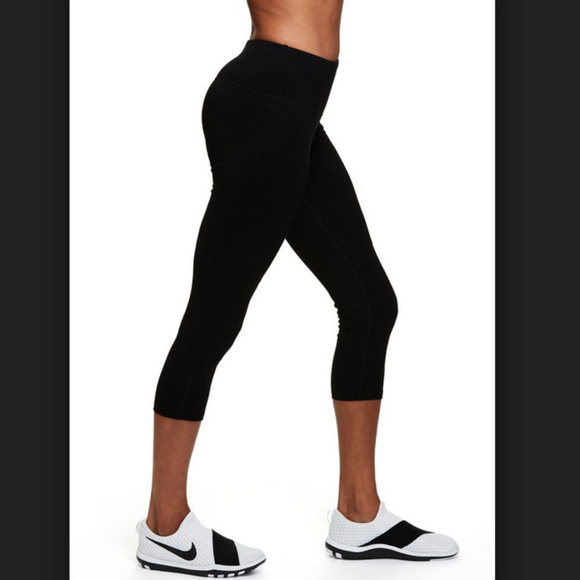 Satva Pants - NWT! Satva Cassie Capri in Black - Size Medium